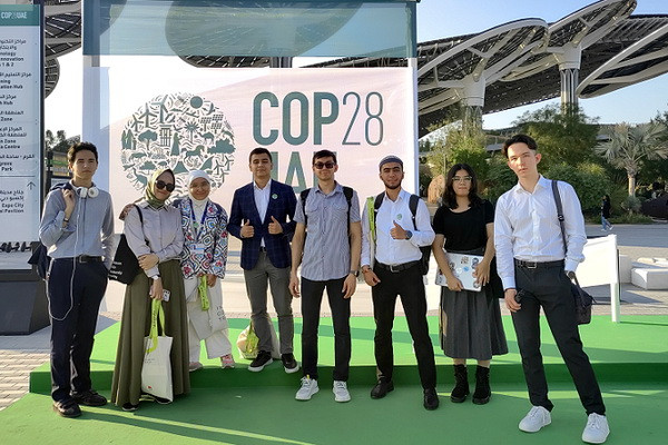 Студенты из Узбекистана приняли участие в Talent & Green Summit