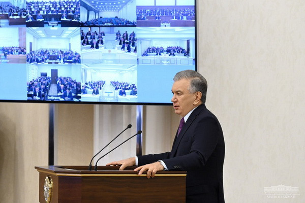 Transport Minister Ilkhom Makhkamov received a warning