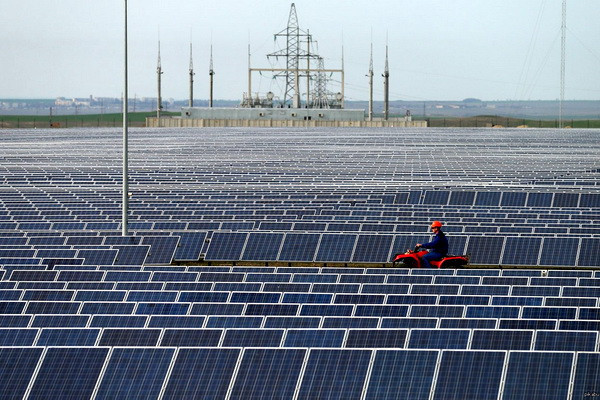 Masdar signs contracts worth US$396 million for the construction of three solar power plants in Uzbekistan