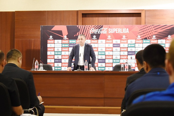 На совещании проведённым во главе Президента футбольного клуба «Бунёдкор» освобожден от должности Генеральный директор и Главный тренер клуба