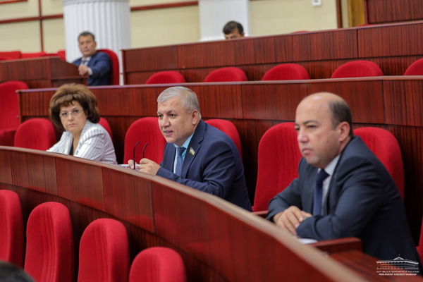 Xususiy agentliklarga mehnat muhojirlarini tayyorlash va chet ellik ish beruvchilar bilan bevosita ishlashga ruxsat beriladi