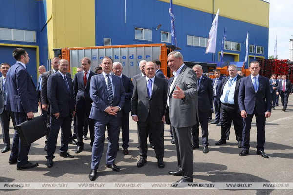 Premiers of Belarus, Russia, Uzbekistan visit Amkodor