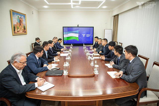 Министр транспорта встретился с вице-президентом компании Yutong Bus