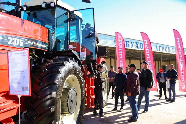 A presentation of Russian agricultural machinery takes place in Bukhara