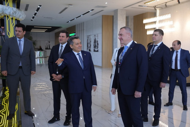 Губернатор Ханты-Мансийского автономного округа посетил IT Park Uzbekistan