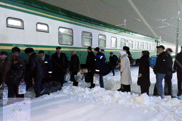 Застрявших людей на перевале «Камчик» эвакуируют специальными поездами