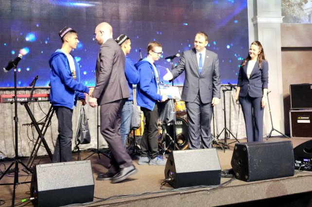 Uzbek students among the best at international engineering case championship