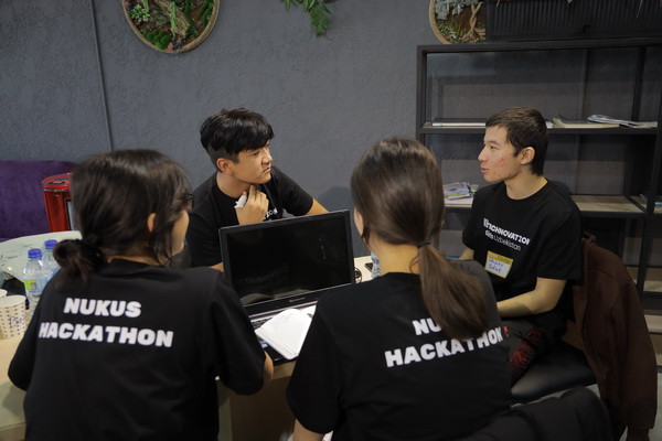 Technovation Girls Uzbekistan: участники представили 13 технологичных решений для безопасности и доступности дорожного движения
