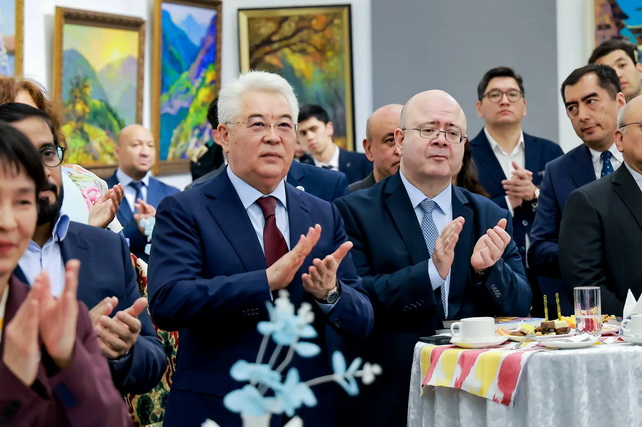 Diplomats briefed on eco reforms, Expo 2026 in Uzbekistan