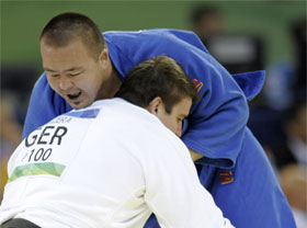 Дзюдоист Абдулло Тангриев стал абсолютным чемпионом мира