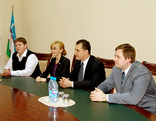 Microsoft, UzACi sign agreement on cooperation