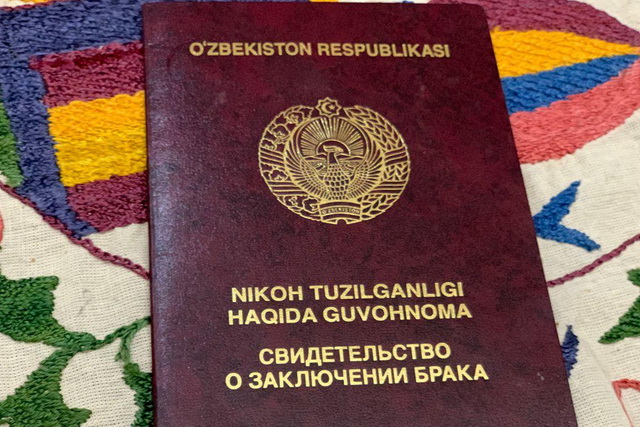 Statistics: Over Half of Uzbek Women Marry Between Ages 20 and 30