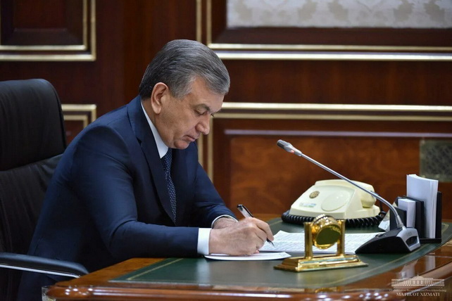 President of Uzbekistan Awards National Football Team for World Cup Qualification