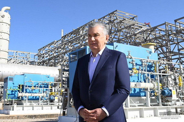 Uzbekistan builds a large gas chemical complex