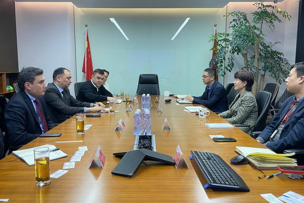A delegation of Uzbekistan holds negotiations with the leadership of Jiayou International