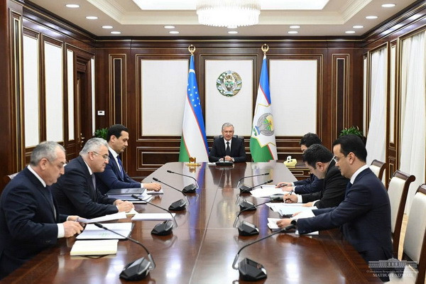 President gets acquainted with the presentation of projects to expand coal and uranium production
