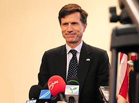 US diplomat commends efforts of Uzbekistan