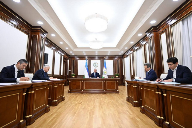 Президент Узбекистана ознакомился с предложениями по использованию космического мониторинга для экономического развития