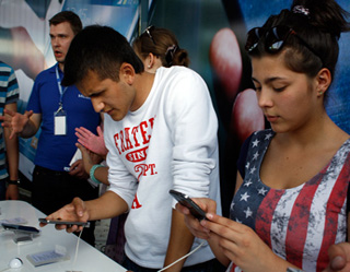 Samsung презентовала смартфон Galaxy S4 в Ташкенте