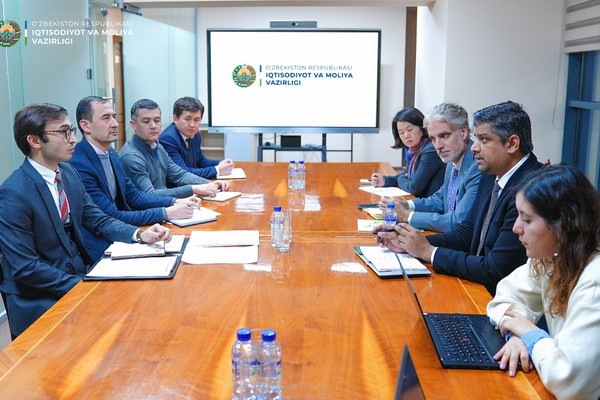 A meeting was held with representatives of GGGI