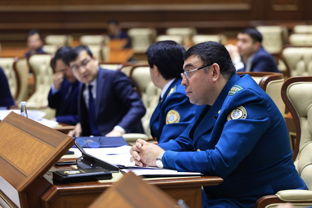 Uzbek Senate Approves Law Strengthening Rights of Landowners, Farmers, and Medicine Consumers