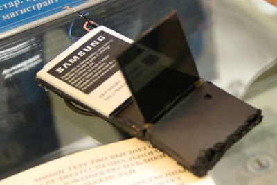 Узбекский студент изобрел мобильный телефон с прозрачным двухсторонним экраном