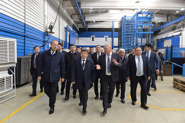 The head of the Cabinet of Ministers of Kyrgyzstan got acquainted with the work of the Toshelectroapparat plant