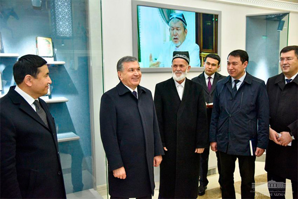 Shavkat Mirziyoyev visits two scientific institutions in Samarkand