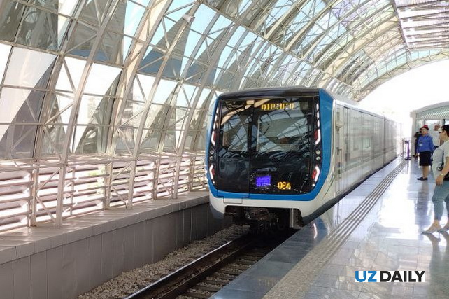 В метро Ташкента начали замену касс на автоматы