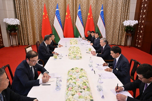 “Henan Investment Group” kompaniyasi bilan loyihalarni amalga oshirish masalalari ko‘rib chiqildi