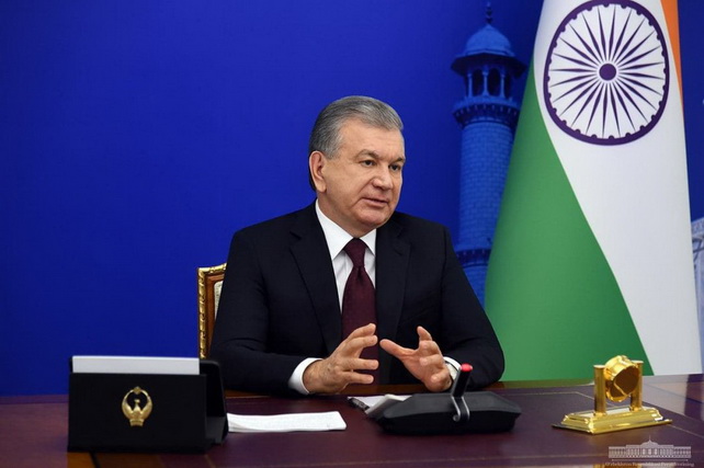 Узбекистан намерен довести добычу золота до 118 тонн в 2025 году — Президент