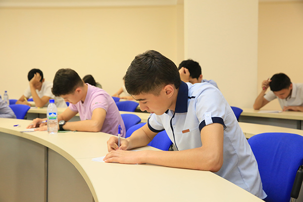 IUT проведет пробные экзамены для абитуриентов