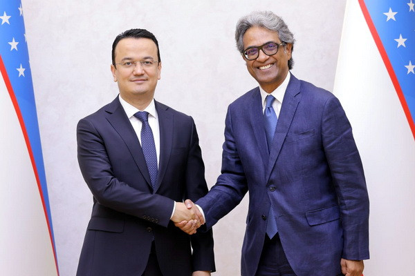 Minister of Investment, Industry and Trade holds a meeting with Director of Indorama Corporation