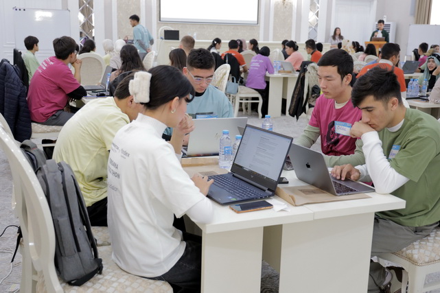 Technovation Girls и Yandex Uzbekistan провели хакатон в Фергане