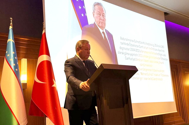 Глава Андижанской области представил инвестиционный потенциал региона на бизнес-форуме в Стамбуле