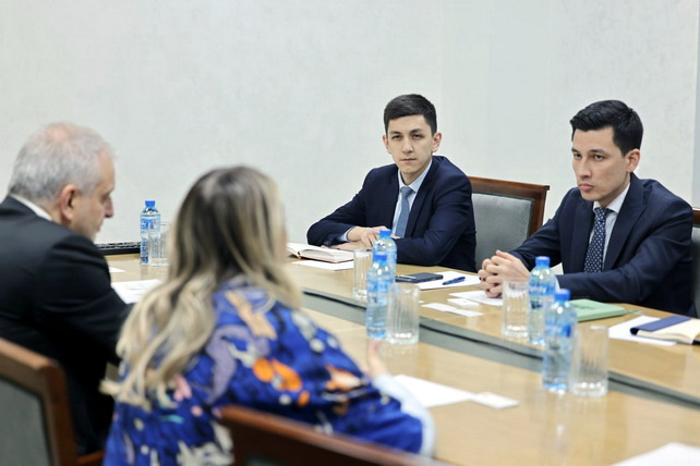 Узбекистан обсудил с Acta Climate проекты по декарбонизации экономики