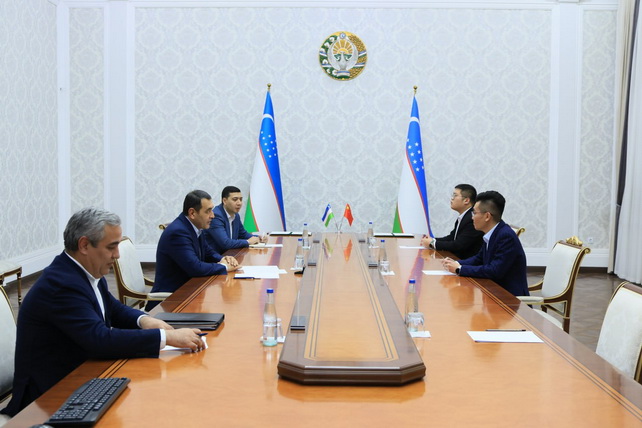 Фергана: китайская Aros IT инвестирует в инновации и агротехнику совместно с вузом