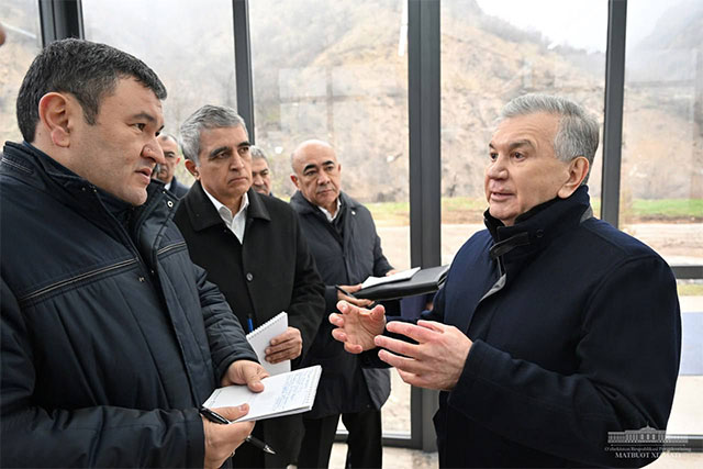 Uzbek President inspects hydropower facilities