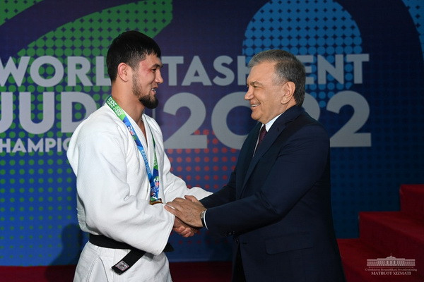 Президент посетил состязания чемпионата мира по дзюдо