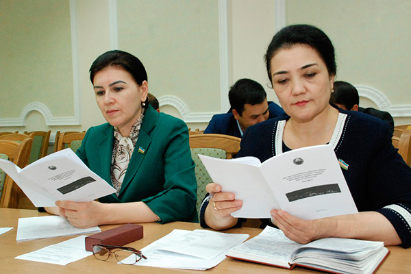 Members of UzLiDeP faction reviews execution of State Budget