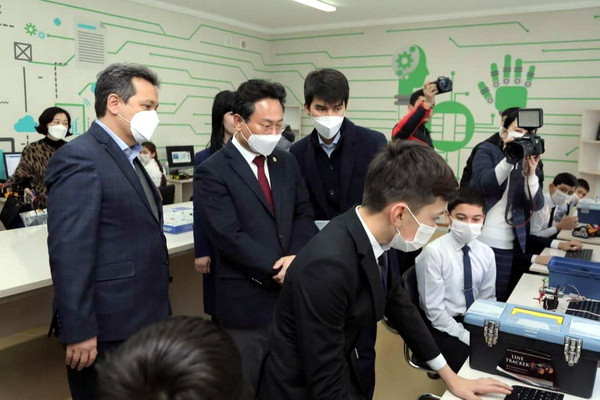 При подготовке IT-кадров необходимо широко применять современные педагогические методики и информационно-коммуникационные технологии