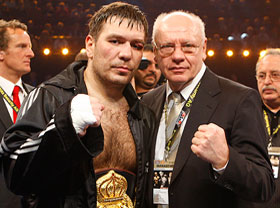 WBA champ Valuev prepares for title bout with Chagaev
