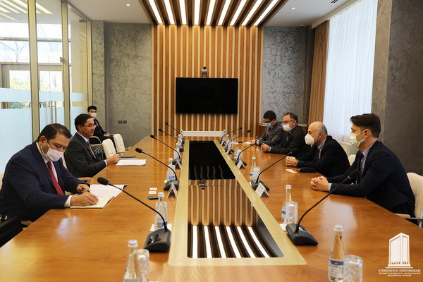 Uzbek DPM holds meeting with representatives of the Coca-Cola İçecek company
