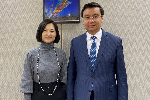 A meeting was held with the Commissioner for Tourism of Hong Kong