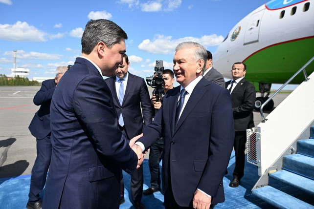Ўзбекистон Президенти Остонага келди