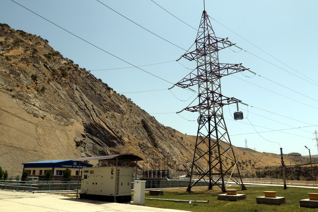 Узбекистан и Кыргызстан расширяют пропускную способность ЛЭП