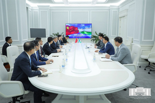 Mayor of Tashkent holds a meeting with a delegation from CSCEC