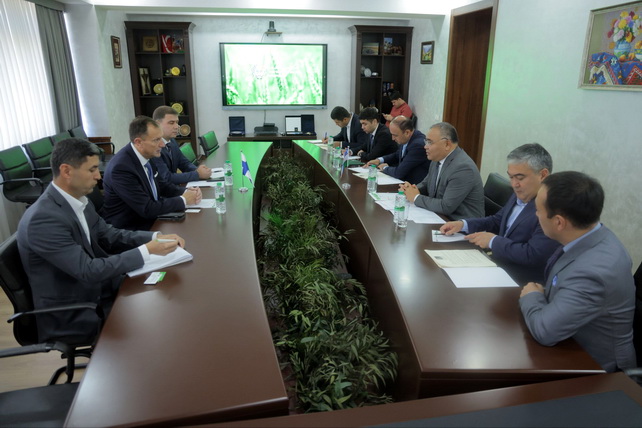 Финская Valtra планирует проекты по производству сельхозтехники в Узбекистане
