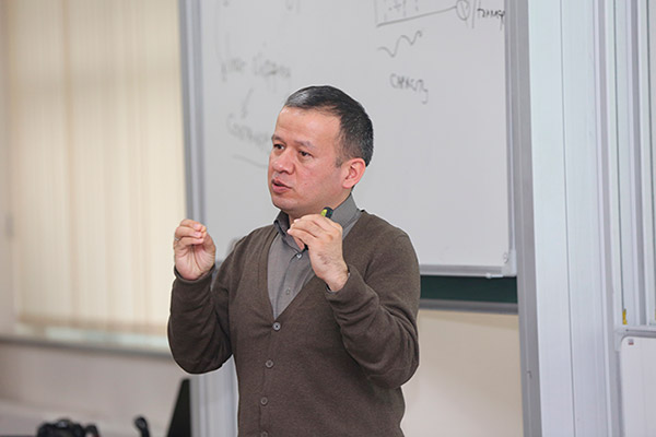 Организаторы программы «Стартап-инициатив» провели презентацию в IUT