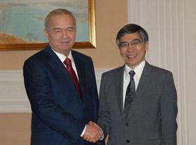 Президент Узбекистана провел переговоры с главой АБР